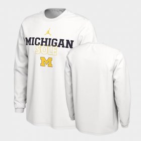 On Court Michigan Long Sleeve Men's White T-Shirt 800722-202